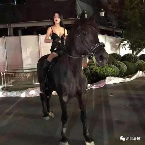 詹娜骑马吃瓜视频播放,视频播放量爆表，网友热议不已