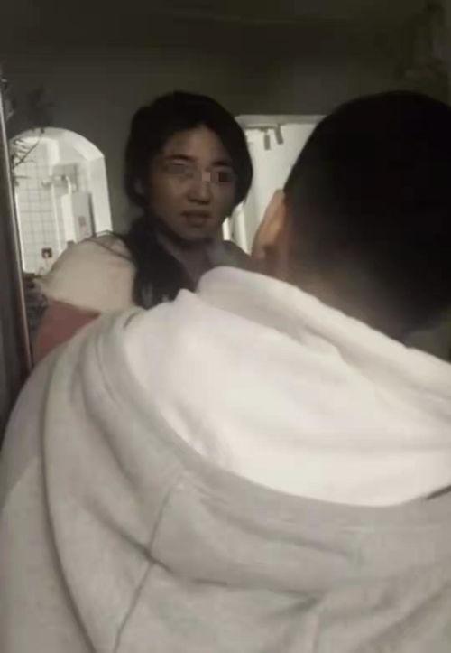 吃瓜男友拍照视频,甜蜜瞬间，镜头下的甜蜜回忆